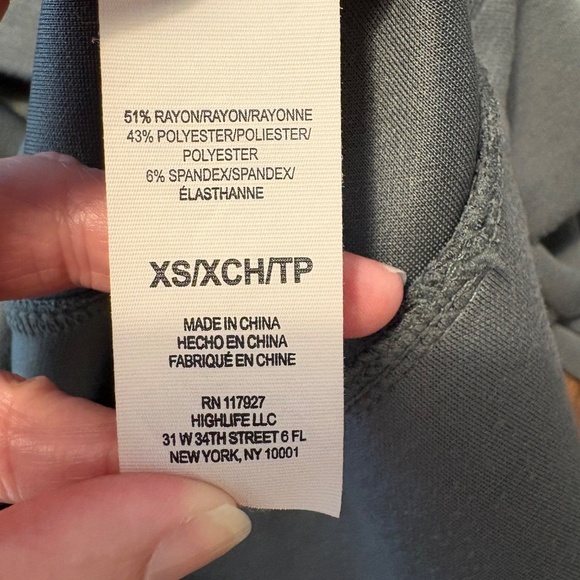 Gaiam soft zip neck sweatshirt - size XS - Picture 6 of 9